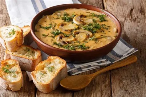  La Zuppa di Funghi Selvatici con Aroma di Pepe Sichuan: Una Sinfonia di Sapori Acidi e Piccanti?