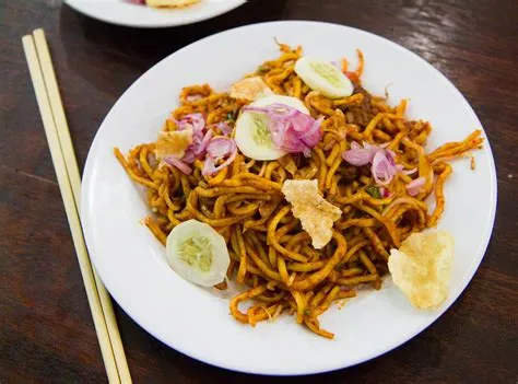   Mie Aceh! Un'esplosione di sapori piccanti e aromi intensi 