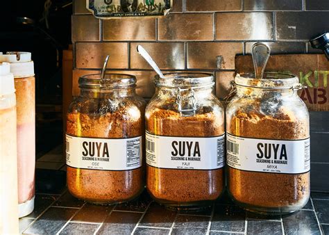 Suya! Un trionfo di spezie e marinature per un'esperienza culinaria indimenticabile